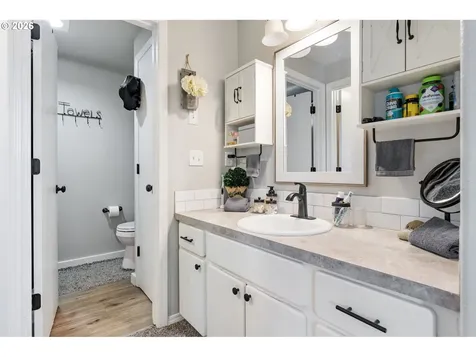 196 Balboa Loop Kelso WA 98626