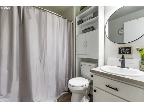 196 Balboa Loop Kelso WA 98626