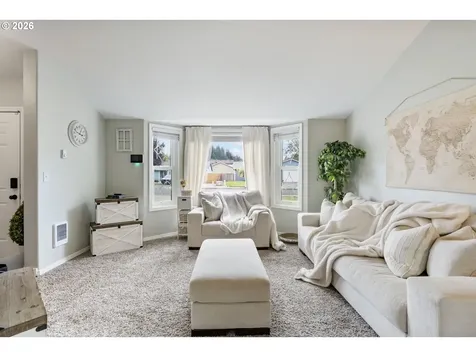 196 Balboa Loop Kelso WA 98626