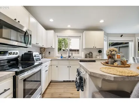 196 Balboa Loop Kelso WA 98626