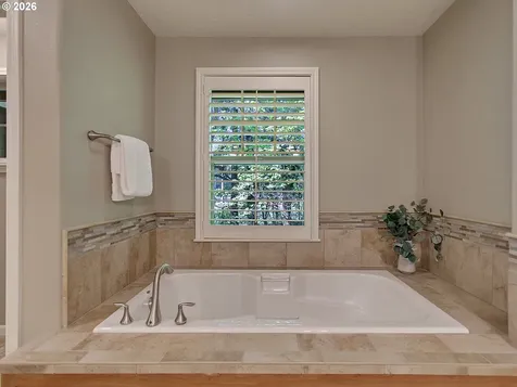 4525 Trillium Woods Lake Oswego OR 97035
