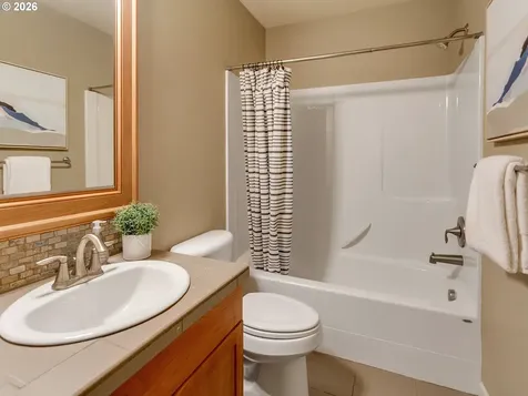 4525 Trillium Woods Lake Oswego OR 97035