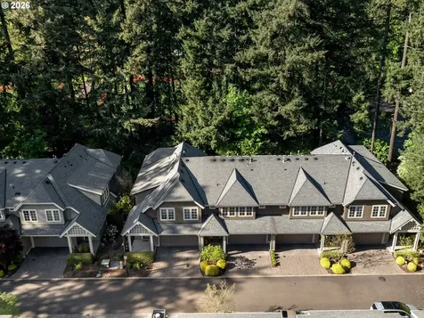 4525 Trillium Woods Lake Oswego OR 97035