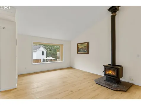 720 SW Pioneer Court Willamina OR 97396