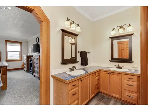 16175 NE Major Lane Yamhill OR 97148