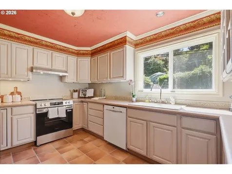 6010 S Corbett Avenue Portland OR 97239
