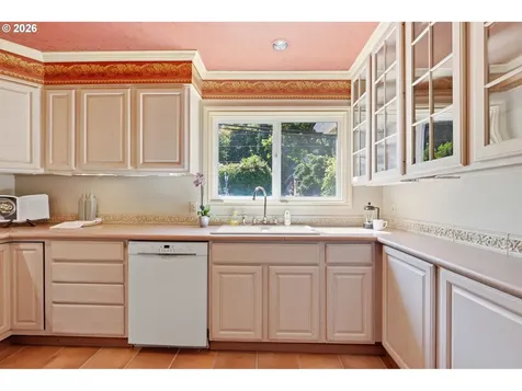6010 S Corbett Avenue Portland OR 97239