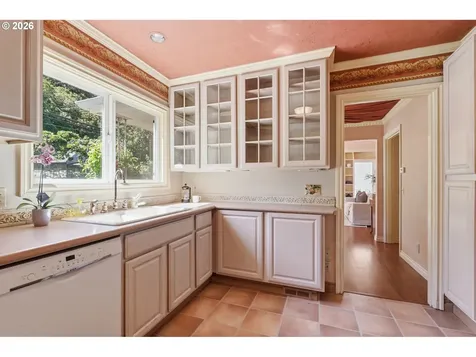 6010 S Corbett Avenue Portland OR 97239
