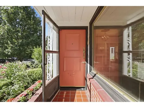 6010 S Corbett Avenue Portland OR 97239