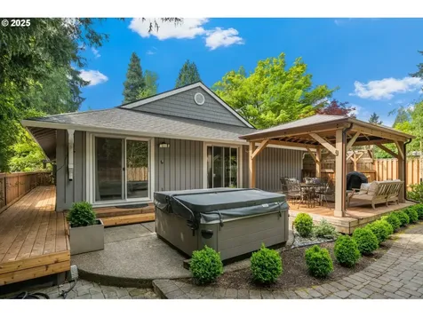 10185 SW Riverwood Lane Portland OR 97224