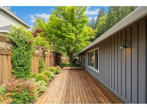 10185 SW Riverwood Lane Portland OR 97224