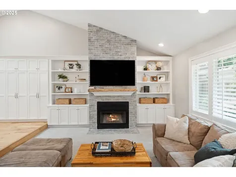 10185 SW Riverwood Lane Portland OR 97224