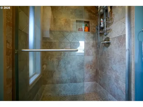 327 S 72nd Street Springfield OR 97478
