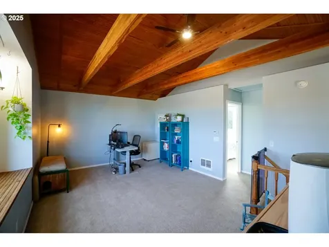 327 S 72nd Street Springfield OR 97478