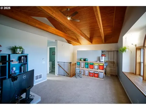327 S 72nd Street Springfield OR 97478