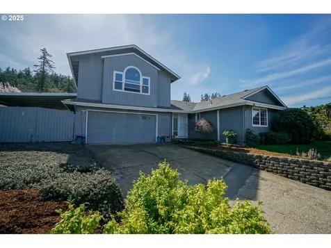327 S 72nd Street Springfield OR 97478