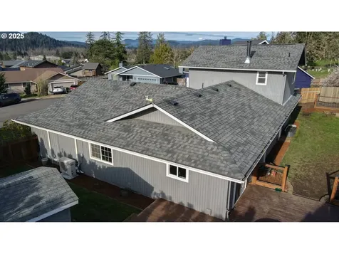 327 S 72nd Street Springfield OR 97478