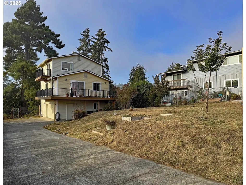 616 Pacific Avenue Brookings OR 97415