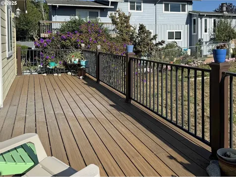 616 Pacific Avenue Brookings OR 97415