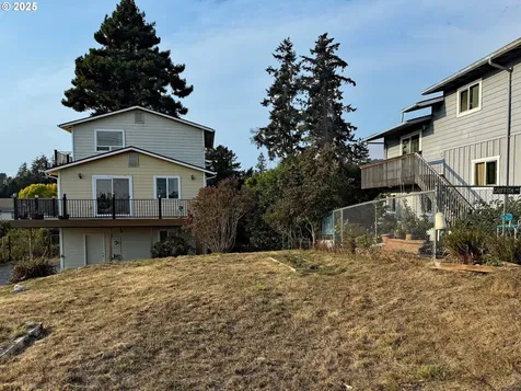 616 Pacific Avenue Brookings OR 97415