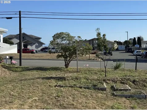 616 Pacific Avenue Brookings OR 97415