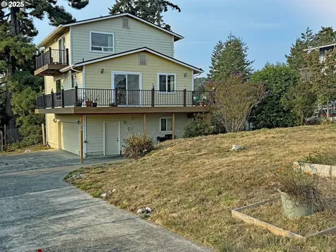616 Pacific Avenue Brookings OR 97415