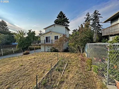 616 Pacific Avenue Brookings OR 97415