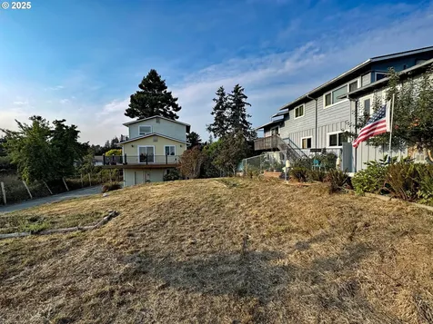 616 Pacific Avenue Brookings OR 97415