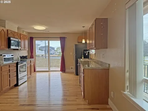 616 Pacific Avenue Brookings OR 97415
