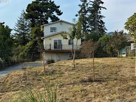 616 Pacific Avenue Brookings OR 97415