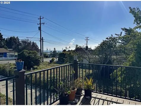 616 Pacific Avenue Brookings OR 97415