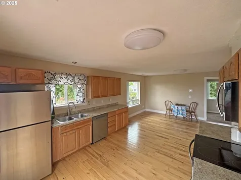 616 Pacific Avenue Brookings OR 97415