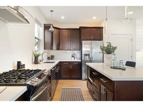 4735 SE Bush Street Portland OR 97206