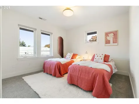 4735 SE Bush Street Portland OR 97206