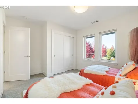 4735 SE Bush Street Portland OR 97206