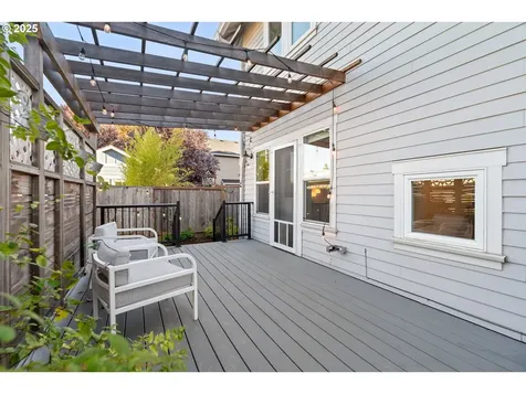 4735 SE Bush Street Portland OR 97206