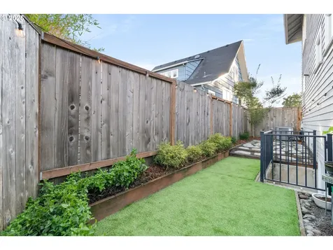4735 SE Bush Street Portland OR 97206