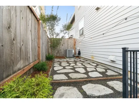 4735 SE Bush Street Portland OR 97206