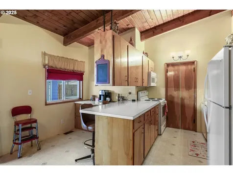 2022 42nd Avenue Longview WA 98632