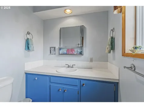 2022 42nd Avenue Longview WA 98632