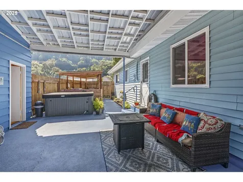 2022 42nd Avenue Longview WA 98632