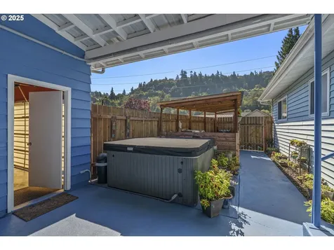 2022 42nd Avenue Longview WA 98632