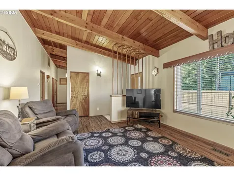 2022 42nd Avenue Longview WA 98632