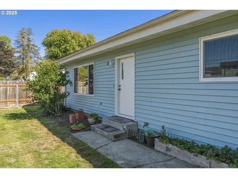 2022 42nd Avenue Longview WA 98632