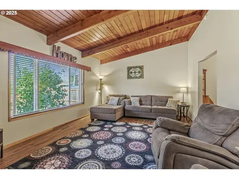 2022 42nd Avenue Longview WA 98632