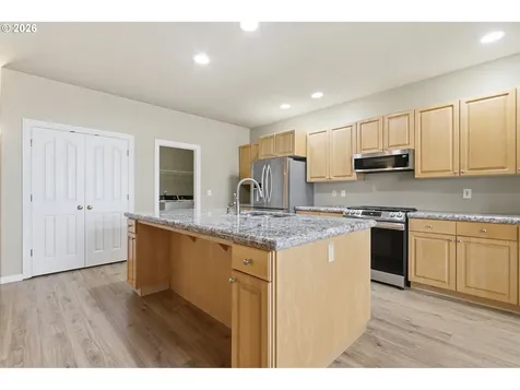 1803 E Gaither Avenue La Center WA 98629