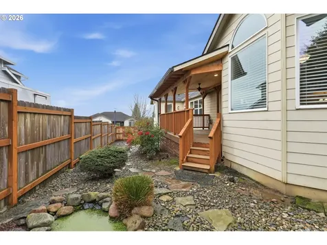 1803 E Gaither Avenue La Center WA 98629