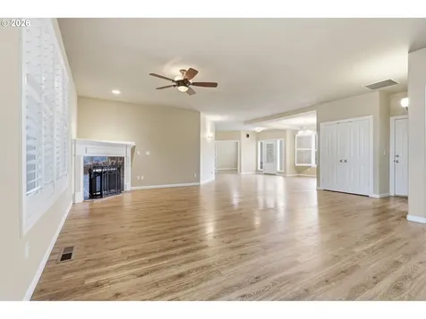 1803 E Gaither Avenue La Center WA 98629