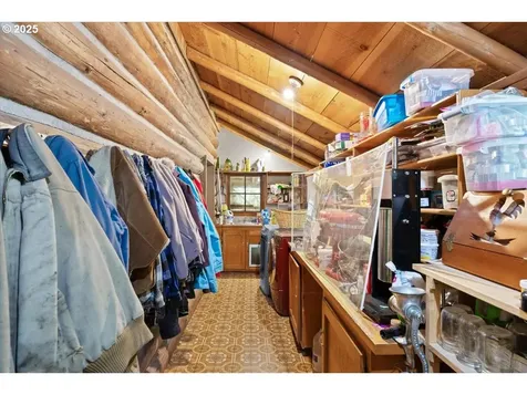 2128 Starveout Creek Road Azalea OR 97410