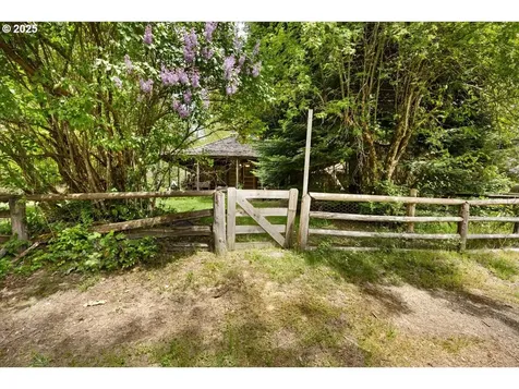 2128 Starveout Creek Road Azalea OR 97410